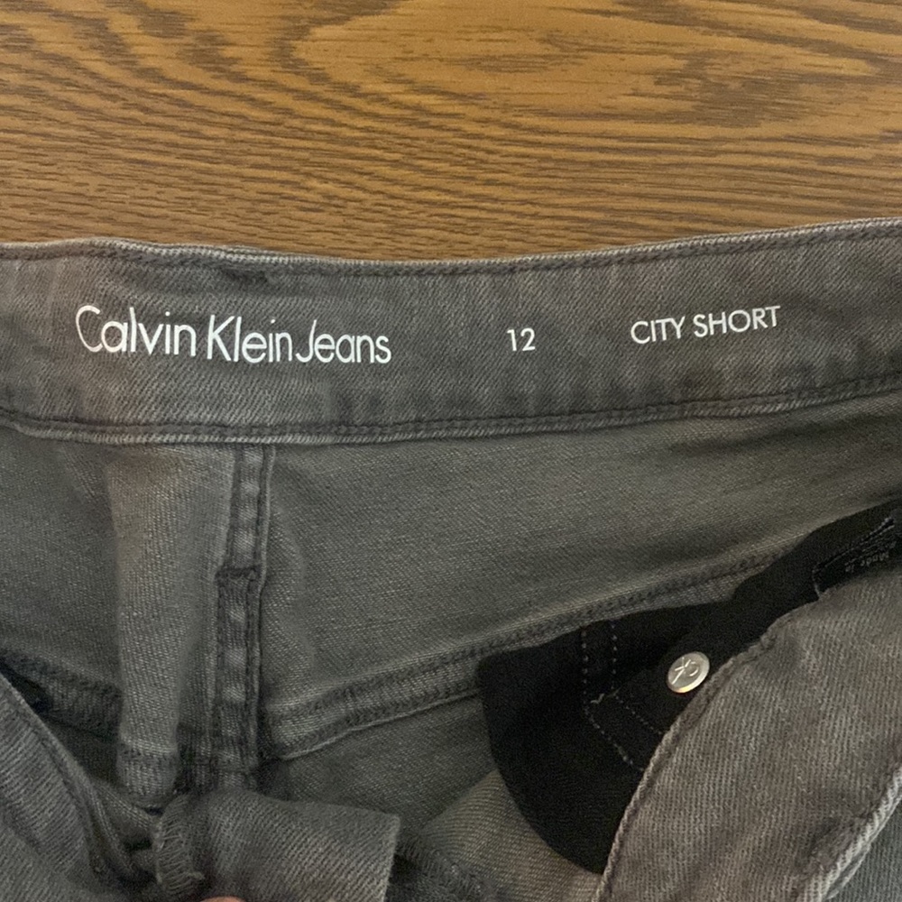 Calvin Klein Jean shorts - Picture 4 of 7
